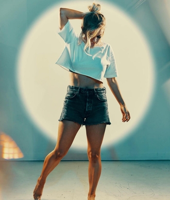 Lindsay Ell
