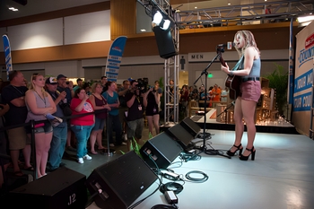 Lindsay Ell