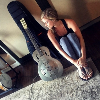 Lindsay Ell