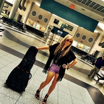 Lindsay Ell