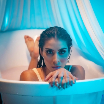 Maria León