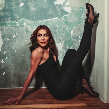 Maria León