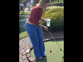  alt="Anais Gallagher"