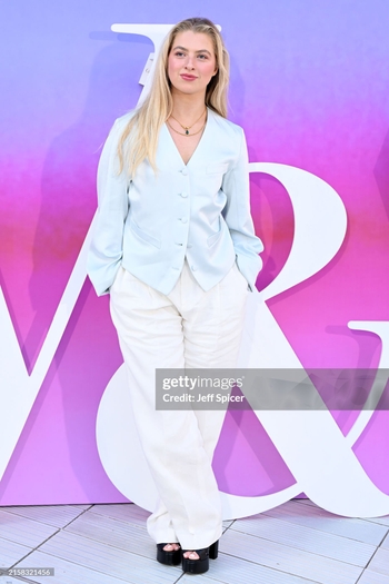 Anaïs Gallagher