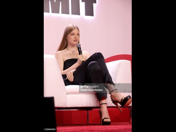  alt="Vivian Jenna Wilson"