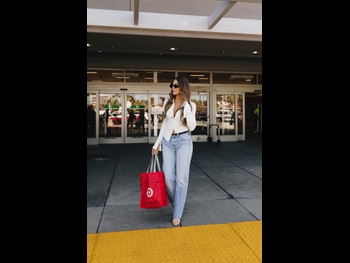  alt="Khloe Kardashian"