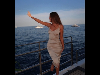  alt="Khloe Kardashian"