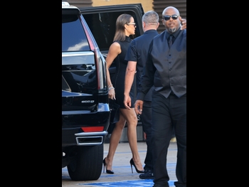  alt="Khloe Kardashian"