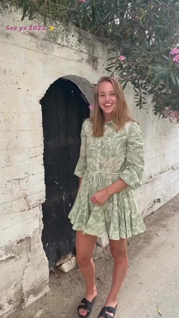Daphne Van Domselaar