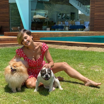 Flávia Alessandra