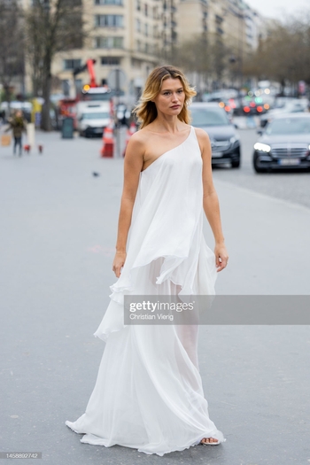 Chloé Lecareux