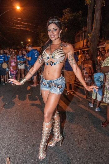 Aline Campos