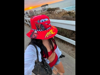  alt="Elliana Walmsley"