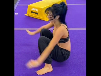  alt="Elliana Walmsley"