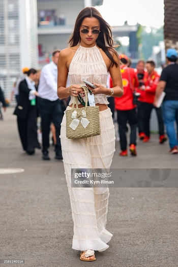 Alexandra Saint Mleux