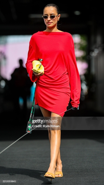 Alexandra Saint Mleux