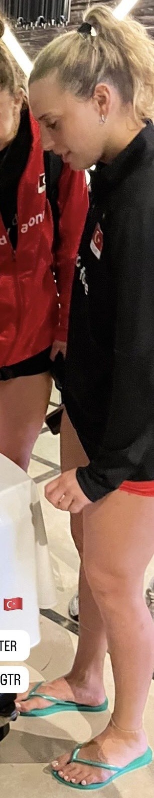 Cansu Özbay