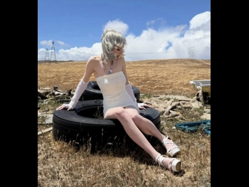 alt="Sophie Powers"