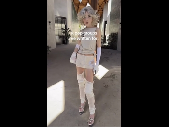  alt="Sophie Powers"
