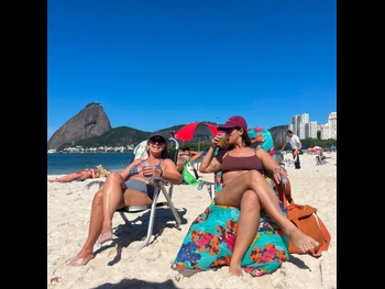  alt="Livia Laranjeira"