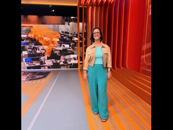 alt="Livia Laranjeira"