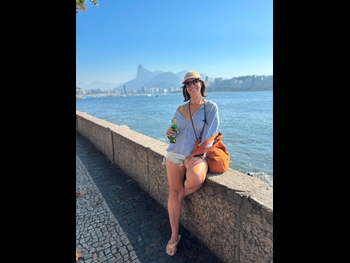  alt="Livia Laranjeira"