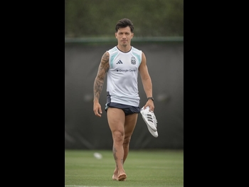  alt="Lisandro Martinez"