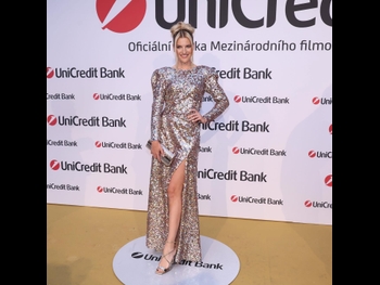  alt="Veronika Chmelirova"