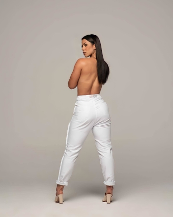Larissa Tomásia