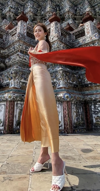 Stephanie Lee