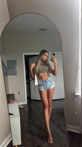 Nikki H