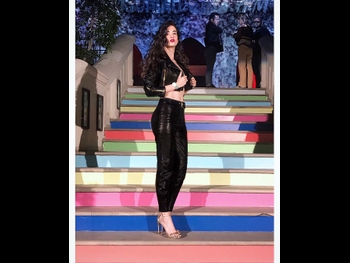  alt="Saba Azad"