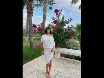  alt="Ayumi Isabel"