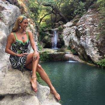 Tugba Özay