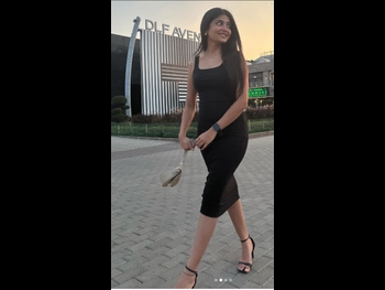  alt="Riya Verma"