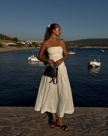 Zoë Pastelle Holthuizen