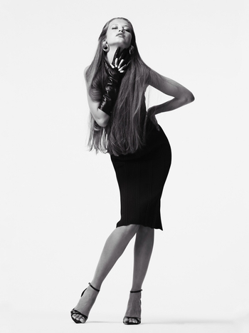 Zoë Pastelle Holthuizen