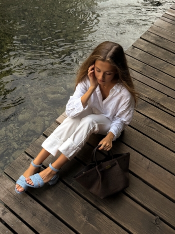 Zoë Pastelle Holthuizen