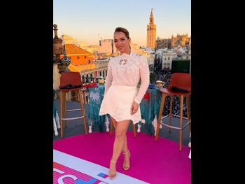  alt="Adamari Lopez"