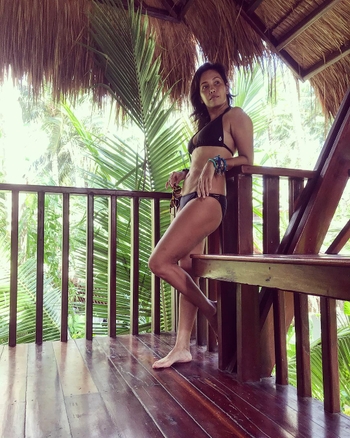 Ana Abad Santos