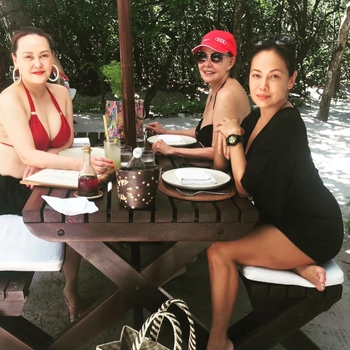 Ana Abad Santos