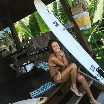 Ana Abad Santos