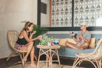 Ana Abad Santos