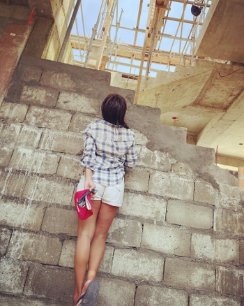 Ana Abad Santos