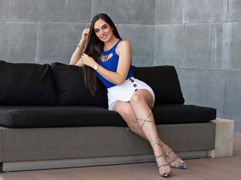 Gladys Flores