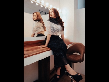  alt="Ayesha Khan"