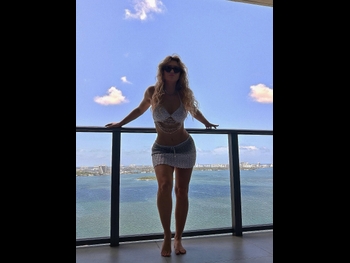  alt="Livia Andrade"