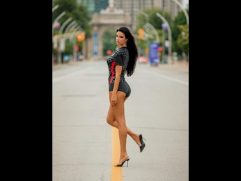  alt="Ivana Knoll"