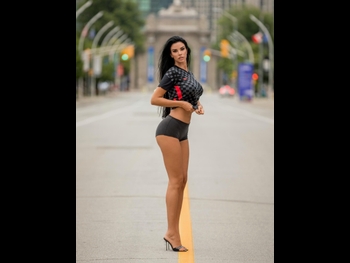  alt="Ivana Knoll"