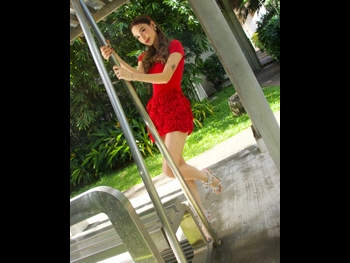  alt="Arci Munoz"